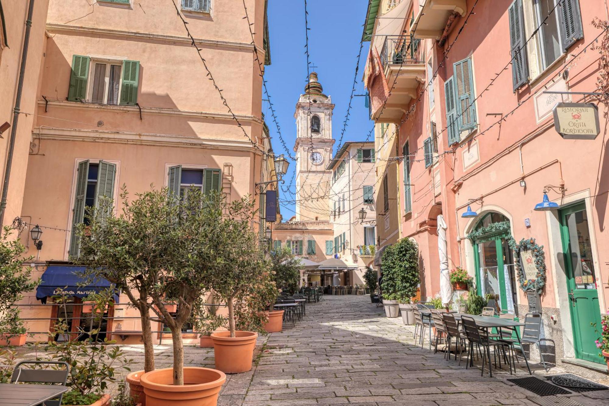 Casa Dritta Lägenhet Bordighera Exteriör bild