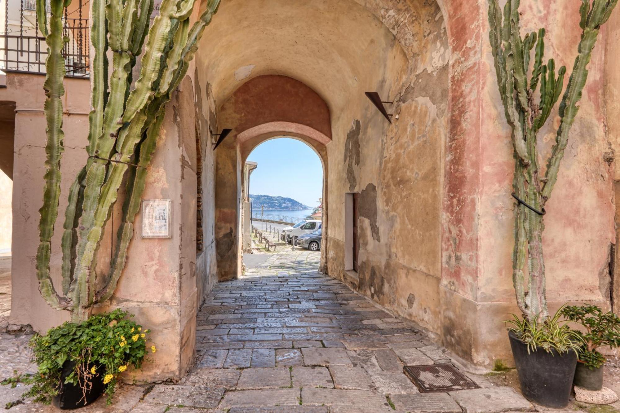 Casa Dritta Lägenhet Bordighera Exteriör bild