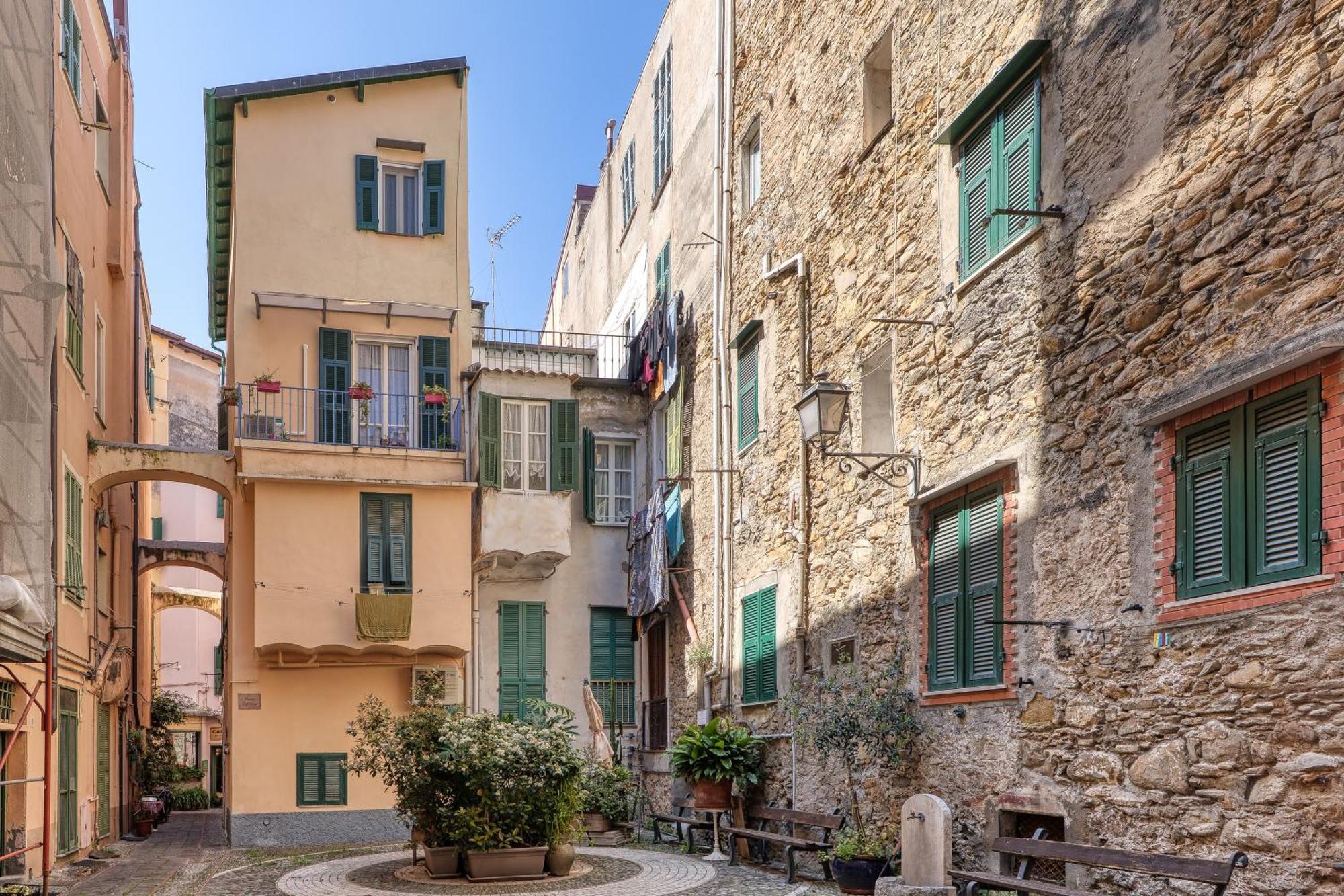 Casa Dritta Lägenhet Bordighera Exteriör bild